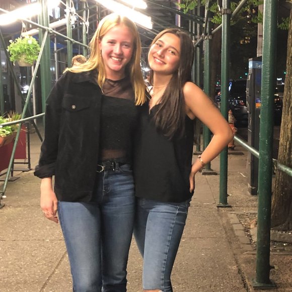 Meet your Posher, Emily - Picture 4 of 7